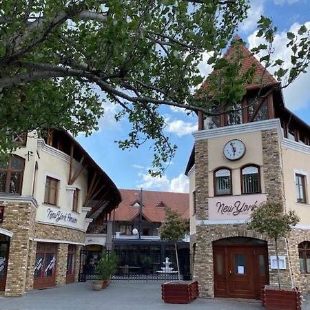 New York Pension Dunajská Streda Exteriér fotografie